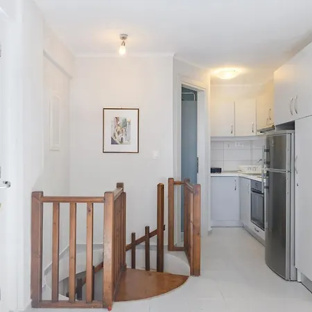 Apartment Golden Aura *