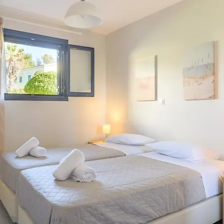 Golden Aura Apartment Danilia
